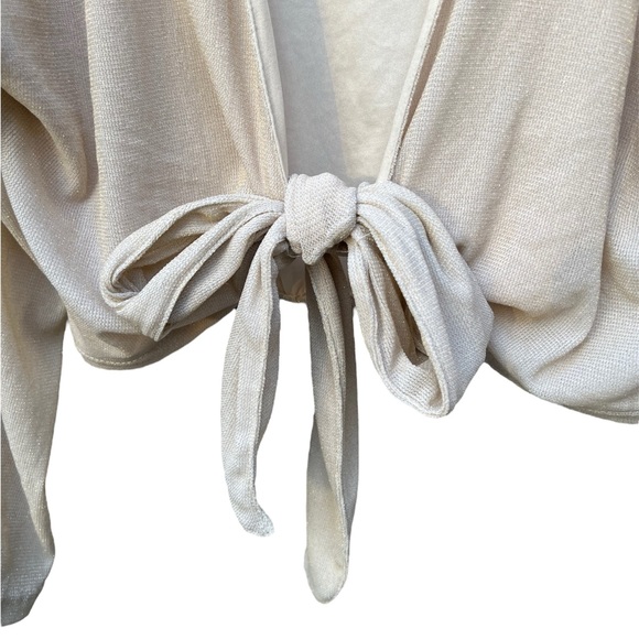 Honey Belle Gold Tie Front Flowy Sleeve Top - Picture 3 of 4